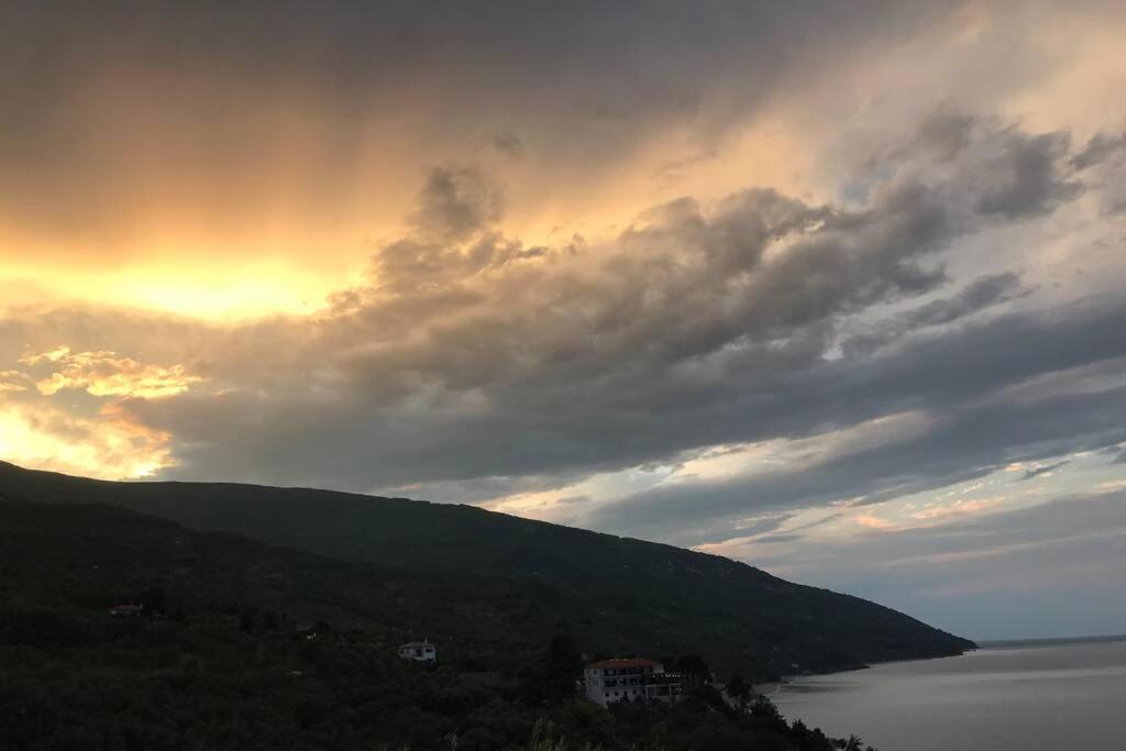 Perivoli Villa Khorevtón Luaran gambar
